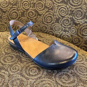 Dansko - Rowan Navy - Multiple Sizes (NEW W/ BOX)